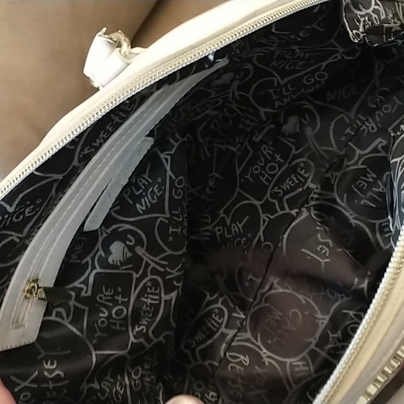 ECU Betsey Johnson Large Rose Crossbody Bag - Picture 15 of 17